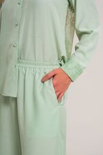 Pijama Clássico Longo com Botões e Renda em Viscose Pistache