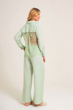 Pijama Clássico Longo com Botões e Renda em Viscose Pistache