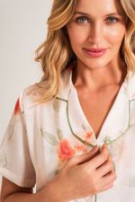 Pijama Clássico Curto com Botões e Vivo em Cetim Estampa Floral