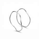 ARGOLA DE PRATA FIO QUADRADO ONDULADA 40 MM