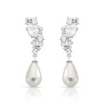 BRINCO DE PRATA PÉROLA SHELL 8X10MM FOLHAS COM 34 ZIRCONES  CRAVEJADOS   22316