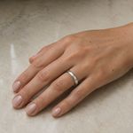 ALIANÇA DE COMPROMISSO DE PRATA MEIA CANA 4 MM