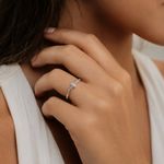 ANEL DE PRATA SOLITARIO OVAL CZ TACOS LISOS 17133