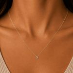 COLAR COM PINGENTE DE LETRA INICIAL EM PRATA 925