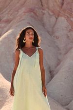 VESTIDO MIDI  ALCA ILHOS