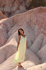 VESTIDO MIDI  ALCA ILHOS