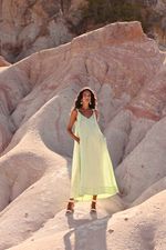 VESTIDO MIDI  ALCA ILHOS