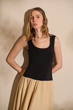 VESTIDO DECOTE REDONDO CORPO BAIXO