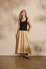 VESTIDO DECOTE REDONDO CORPO BAIXO