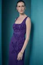 VESTIDO MIDI DECOTE QUADRADO BORDADO