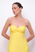 VESTIDO BUSTO NÓ CAPA COSTAS   