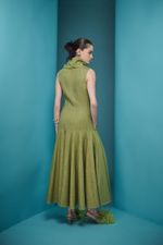 VESTIDO RECORTES GOLA ROLE
