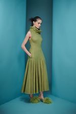 VESTIDO RECORTES GOLA ROLE