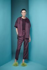 CAMISA OVERSIZED COM CAPUZ