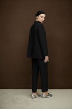 CALÇA SLIM DETALHE BOLSO