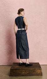VESTIDO DETALHE RECORTES