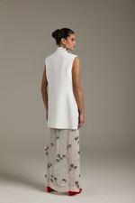 CONJUNTO VESTIDO BORDADO E COLETE ACINTURADO