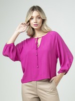 BLUSA DE VISCOSE COM AMARRAÇÃO NO DECOTE