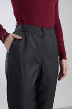 Calça Feminina Cenoura de Alfaiataria com Cós Elástico