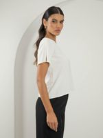 Blusa Feminina Social com Manga Curta, Decote Redondo e Fenda