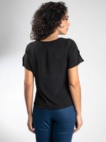 Blusa Feminina Social com Manga Curta, Decote Redondo e Fenda