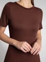 Vestido Feminino Midi em Malha com Babado na Barra
