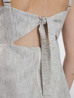 Vestido Feminino Evasê Listrado com Amarração nas Costas