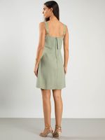 Vestido Feminino Curto Evasê em Viscose com Linho