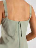 Vestido Feminino Curto Evasê em Viscose com Linho