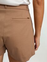 Short Feminino Clássico em Sarja com Bolsos Faca