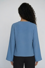 Blusa Feminina com Decote V e Manga Evasê