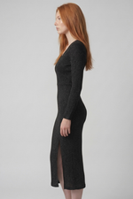 Vestido Feminino Midi em Malha com Brilho e Fenda