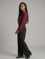Calça Feminina Wide Leg em Tecido Plano Risca de Giz com Bolso Faca