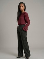 Calça Feminina Wide Leg em Tecido Plano Risca de Giz com Bolso Faca