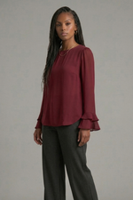 Blusa Feminina Manga Longa com Transparência e Babados no Punho