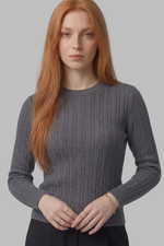 Blusa Feminina Ajustada em Retilínea Trançada com Decote Redondo