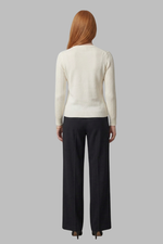 Blusa Feminina Ajustada em Retilínea Trançada com Decote Redondo
