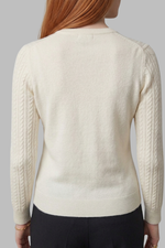 Blusa Feminina Ajustada em Retilínea Trançada com Decote Redondo