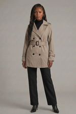 Trench Coat Curto Feminino em Tecido com Cinto