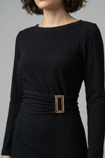 Vestido Feminino  em Malha Texturizada com Faixa e Fivela