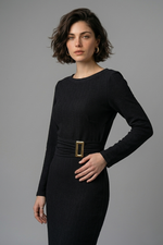 Vestido Feminino  em Malha Texturizada com Faixa e Fivela