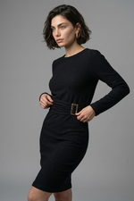 Vestido Feminino  em Malha Texturizada com Faixa e Fivela