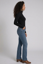 Blusa Feminina Manga Longa em Malha Canelada com Gola Alta