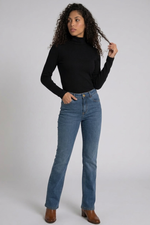 Blusa Feminina Manga Longa em Malha Canelada com Gola Alta