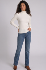 Blusa Feminina Manga Longa em Malha Canelada com Gola Alta