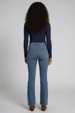 Blusa Feminina Manga Longa em Malha Canelada com Gola Alta