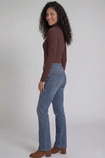 Blusa Feminina Manga Longa em Malha Canelada com Gola Alta