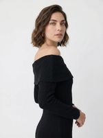 Vestido Feminino Longo em Malha Texturizada Ombro a Ombro com Fenda
