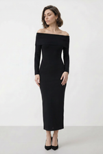 Vestido Feminino Longo em Malha Texturizada Ombro a Ombro com Fenda