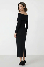 Vestido Feminino Longo em Malha Texturizada Ombro a Ombro com Fenda